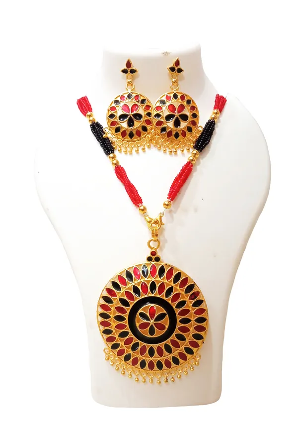 Assamese_Traditional_Gold_Plated_Red_Black_Meenakari_Japi_Tassel_Jewellery_Set_For_Women