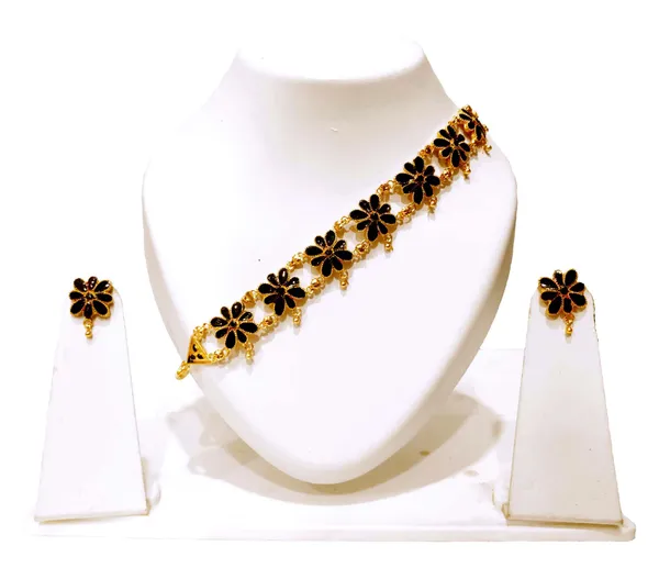 Assamese_Traditional_Gold_Plated_Black_Colour_Golpata_Necklace_Set_For_Girls_&_Women