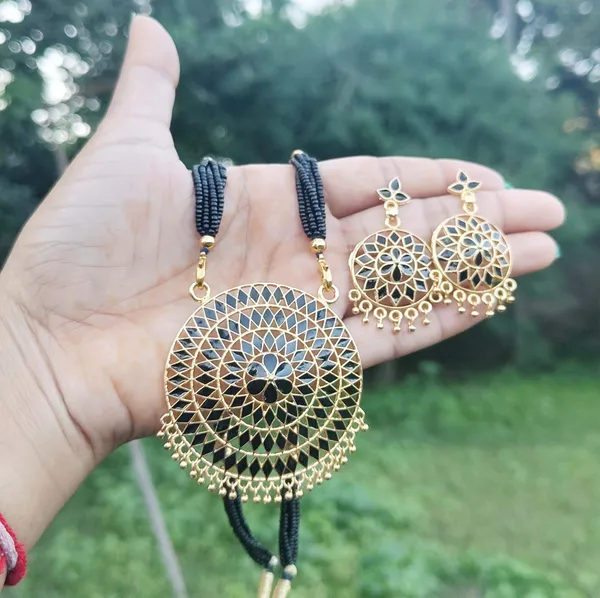 Assamese_Traditional_Double_Naka_Black_Meenakari_Japi_Jewellery_Set