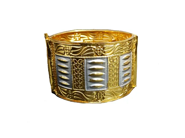 Assamese_traditional_coper_based_gold_plated_silver_colour_muthi_kharu/_bangle_for_women_&_girls_(pack_of_1)