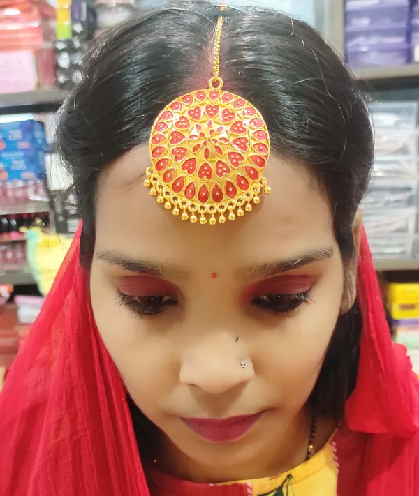 Assamese_Traditional_Gold_Plated_Red_Meenakari_Japi_Maang_Tikka_For_Women