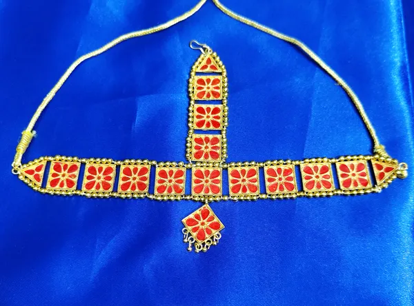 Copper_Based_Assamese_Traditional_Red_Meenakari_Maang_Tika