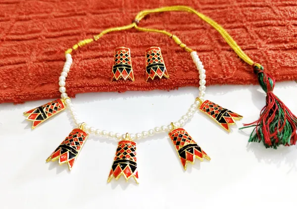 Copper_Based_Assamese_Traditional_Thuria_Design_With_White_Pearl_Golpata_Set