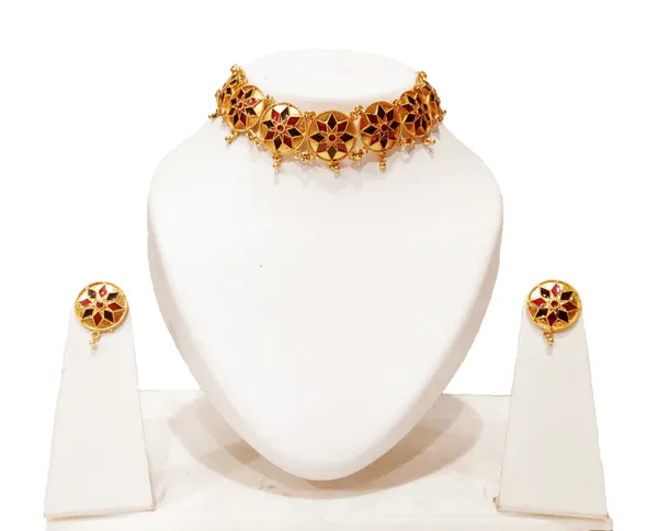 Assamese_Traditional_Red_Black_Japi_Golpata_Choker_Jewellery_Set_For_Women