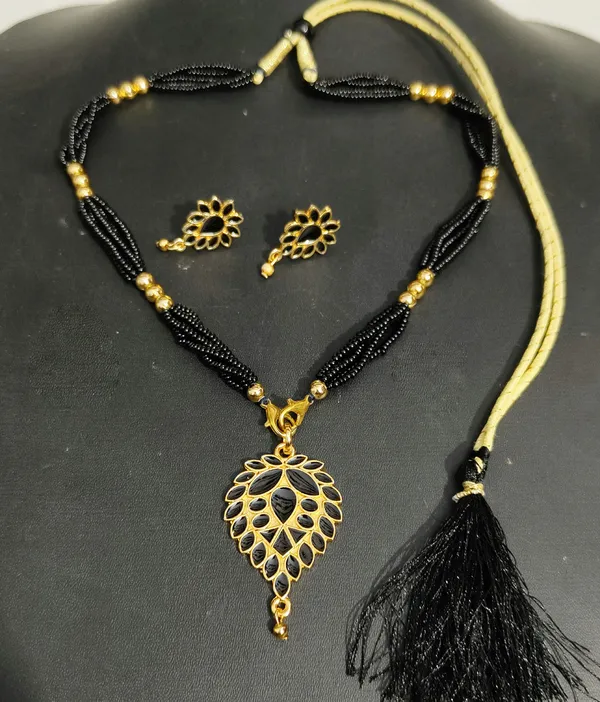 Assamese_Traditional_Black_Meenakari_Dugdugi_Jewellery_Set