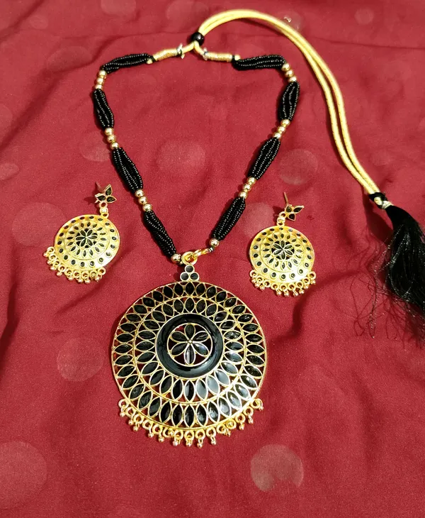 Assamese_Traditional_Black_Meenakari_Japi_Jewellery_Set