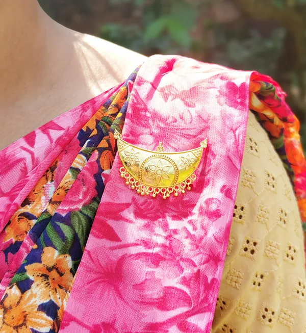 Assamese_Traditional_Junbiri_Brooch_Pin/_Saree_Pin