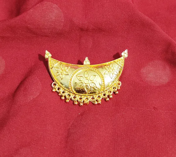 Assamese_Traditional_Junbiri_Brooch_Pin/_Saree_Pin