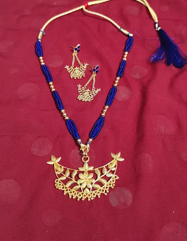 Assamese_Traditional_Gold_Plated_With_Blue_Color_Tassel_Junbiri_Jewellery_Set_For_Women_&_Girls