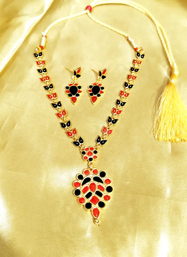 Assamese_Traditional_Gold_Plated_Red_Black_Dugdugi_Patti_Chain_Jewellery_Set_For_Girls_&_Women