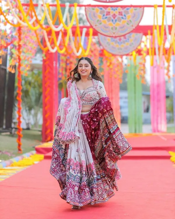 Vastralaxmi lehenga clearance