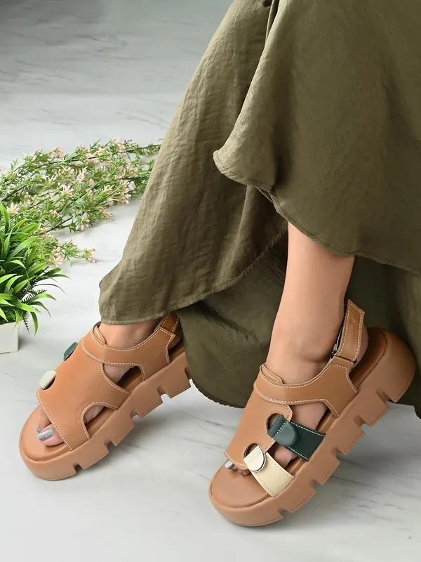 Open_Toe_Flatform_Heels_With_Buckles
