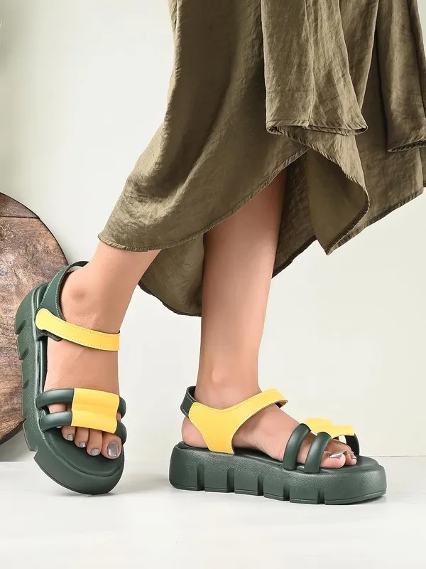 Colourblocked_Flatform_Heels_With_Backstrap