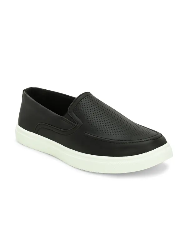 Men_Textured_Lightweight_Slip-On_Sneakers