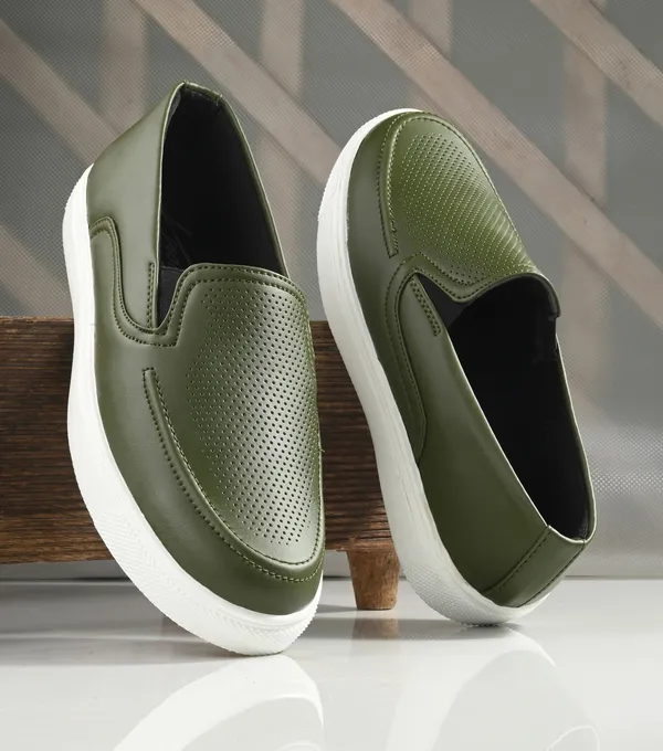 Men_Perforations_Lightweight_Comfort_Insole_Slip-On_Sneakers