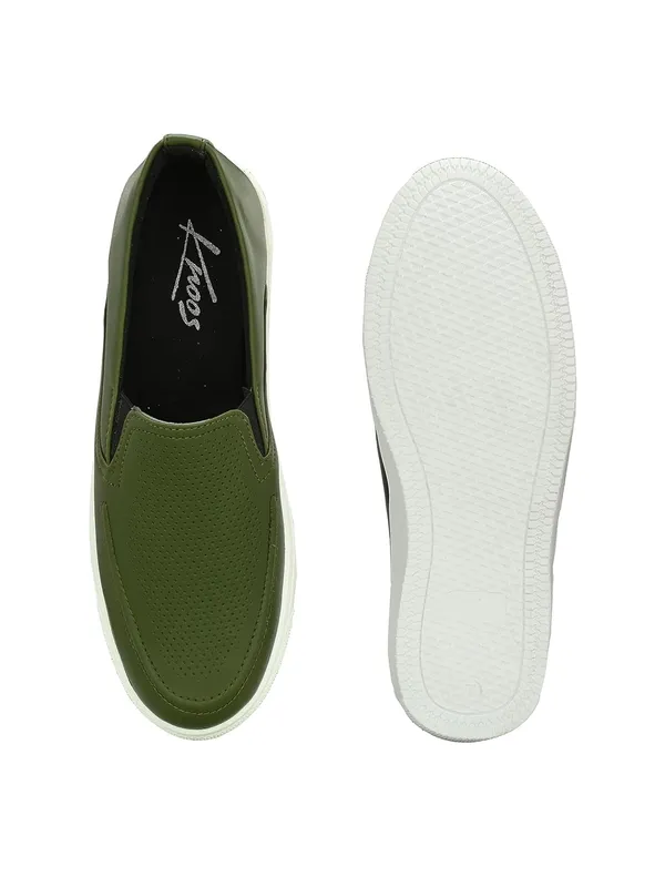 Men_Perforations_Lightweight_Comfort_Insole_Slip-On_Sneakers