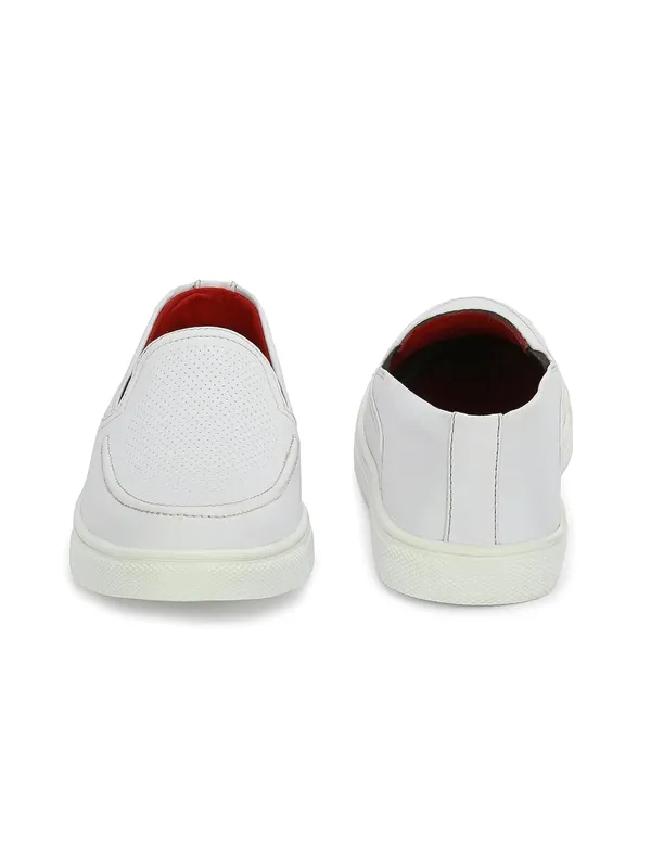 Men_Perforations_Lightweight_Comfort_Insole_Slip-On_Sneakers