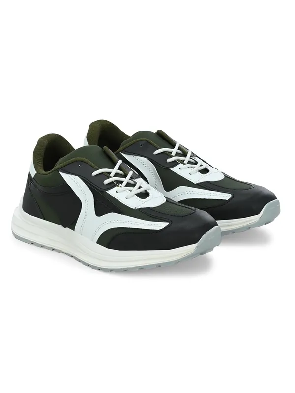 Men_Colourblocked_Water_Repellent_Upper_Sneakers