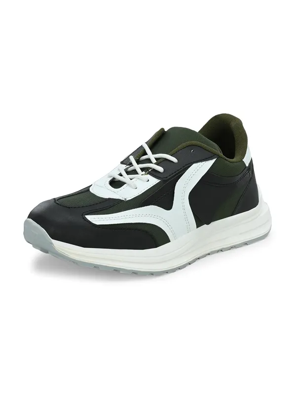 Men_Colourblocked_Water_Repellent_Upper_Sneakers