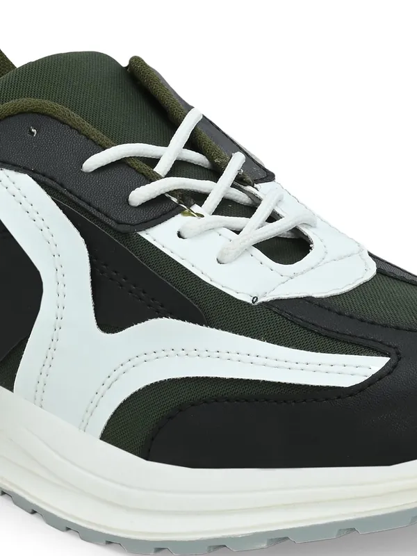Men_Colourblocked_Water_Repellent_Upper_Sneakers
