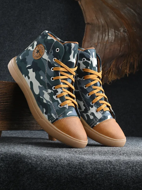 Men_Printed_High-Top_Lightweight_Sneakers