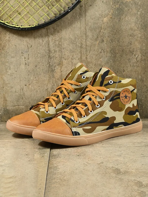 Men_Printed_Lightweight_High-Top_Sneakers