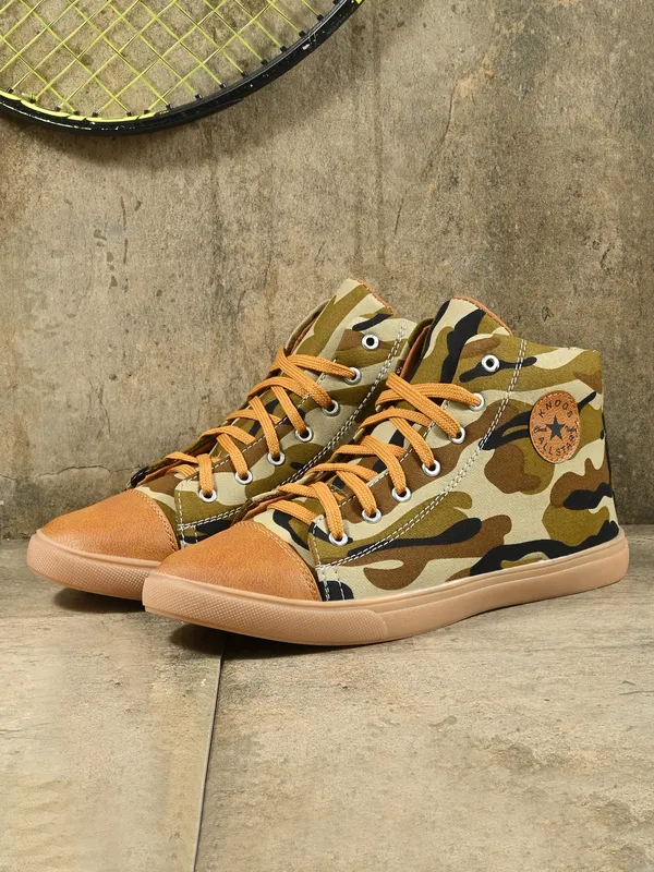 Men_Printed_Lightweight_High-Top_Sneakers