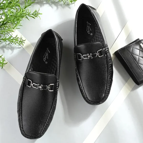 Men_Textured_Lightweight_Loafers