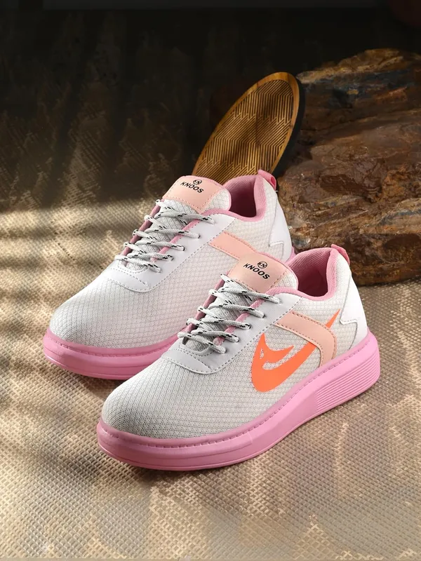 Women_Perforations_Lightweight_Sneakers