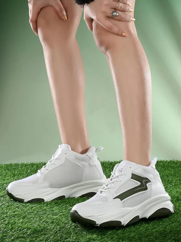 Women_Textured_Water_Repellent_Upper_Sneakers