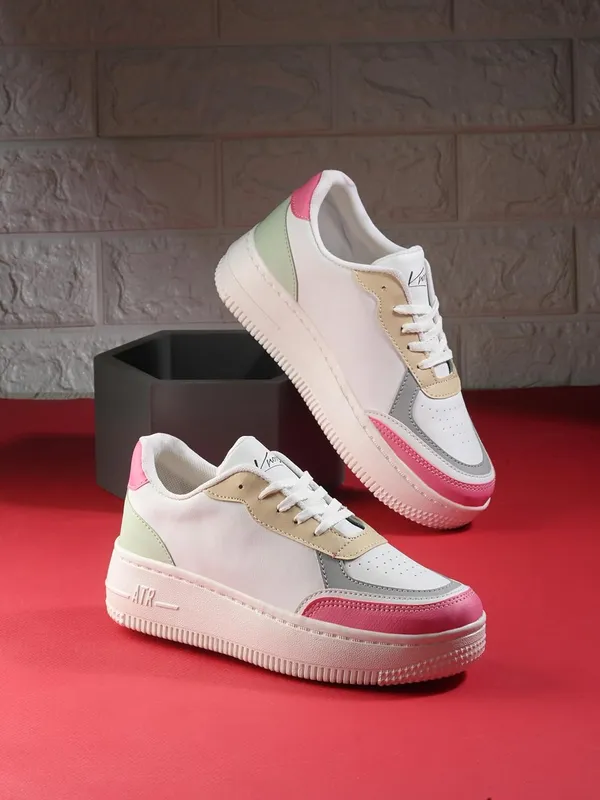Women_Colourblocked_Water_Repellent_Upper_Sneakers