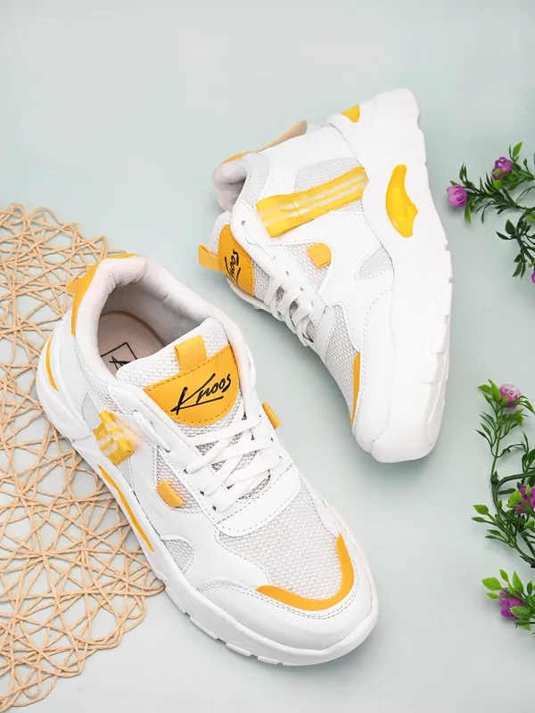 Women_Colourblocked_Round_Toe_Water_Repellent_Upper_Mesh_Sneakers