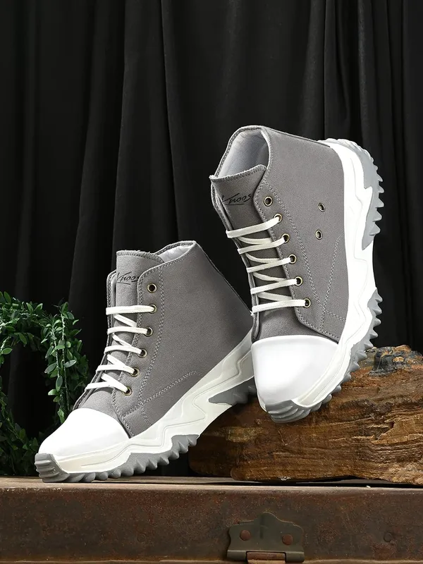 Women_Mid-Top_Comfort_Insole_Contrast_Sole_Canvas_Sneakers