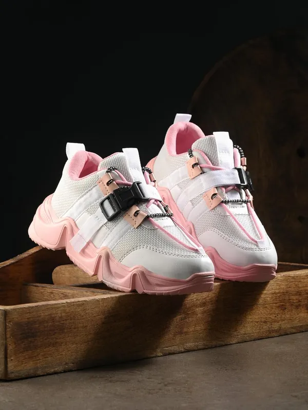 Women_Colourblocked_Round_Toe_Water_Repellent_Upper_Mesh_Sneakers
