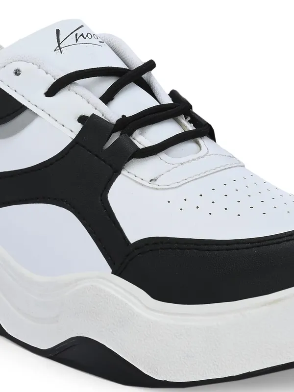 Women_Perforations_Water_Repellent_Upper_Mesh_Sneakers