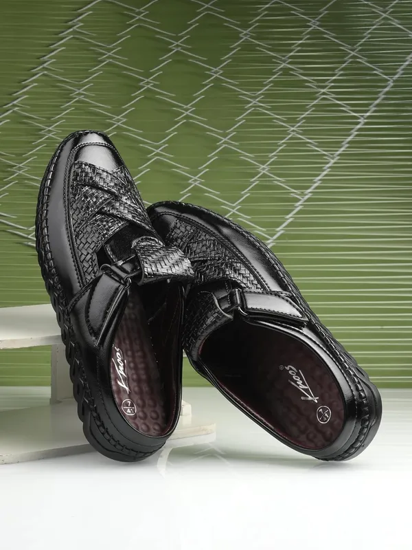 Men_Shoe-Style_Sandals