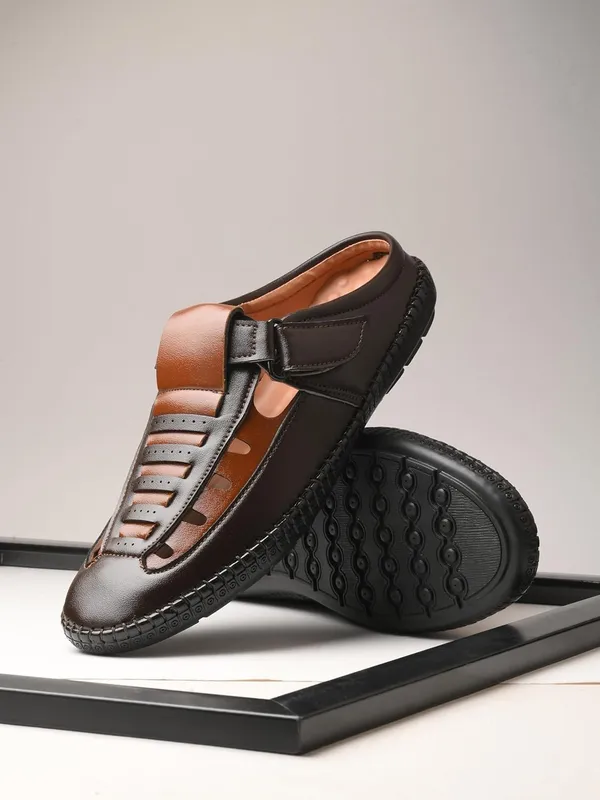 Men_Shoe-Style_Sandals