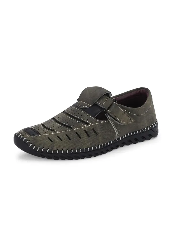 Men_Shoe-Style_Sandals