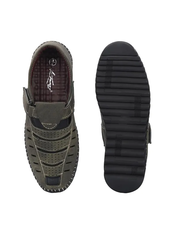 Men_Shoe-Style_Sandals