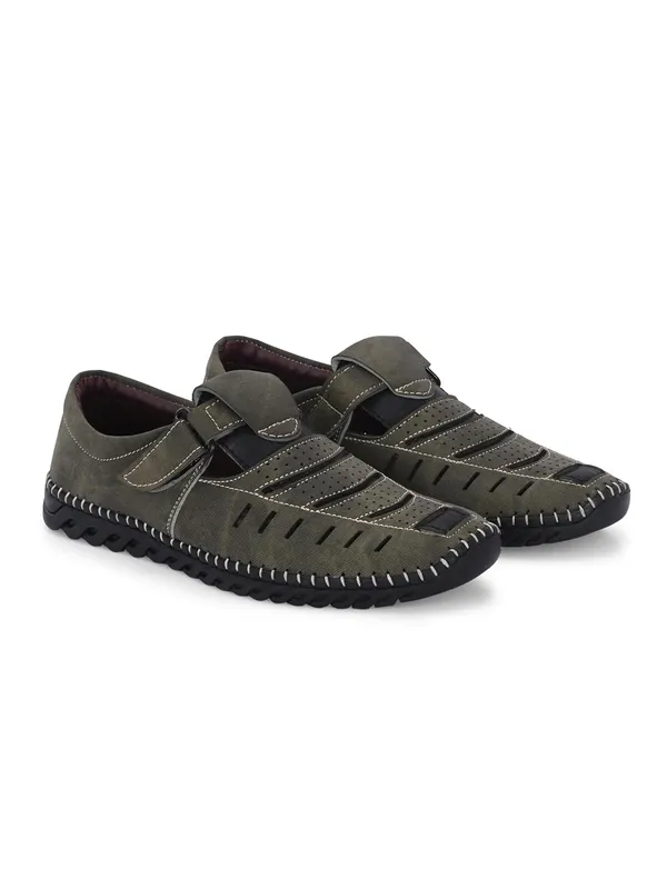 Men_Shoe-Style_Sandals