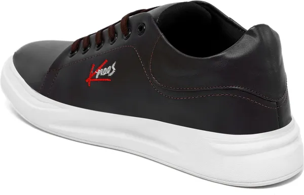 Men_Padded_Insole_Basics_Sneakers