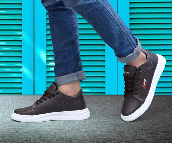 Men_Padded_Insole_Basics_Sneakers