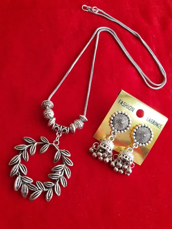 Oxidized_chain_with_pendant_and_matching_jhumka