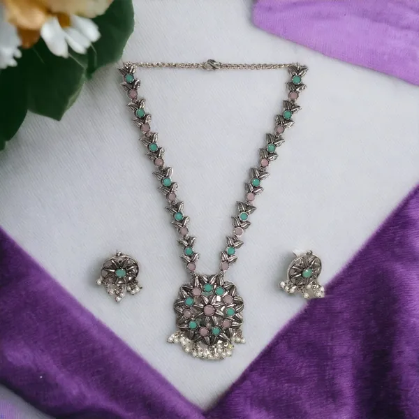 Pink_and_Mint_color_Necklace_with_pair_of_earrings