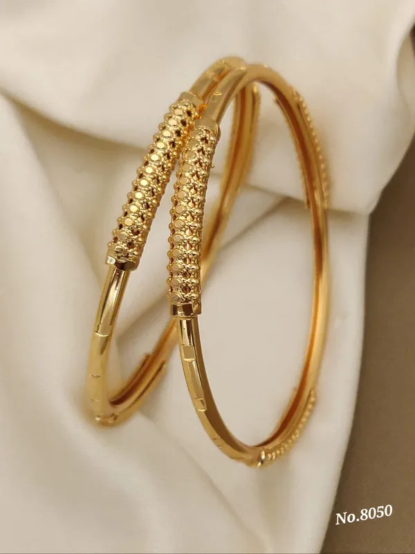 Trendz Jewellery Beautiful Designer Bangles With Forming Gold