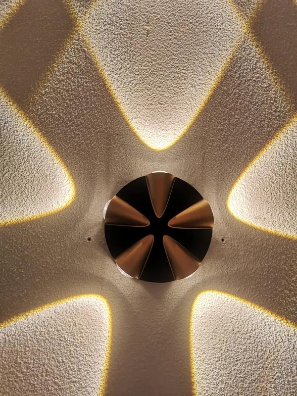 LED_Indoor_-_Outdoor_UP_-Down_Creative_Wall_Light,_Black_&_Gold,_Warm_White,_Rainproof_&_Shockproof_Body._(BlackGold_Round_5_Way)
