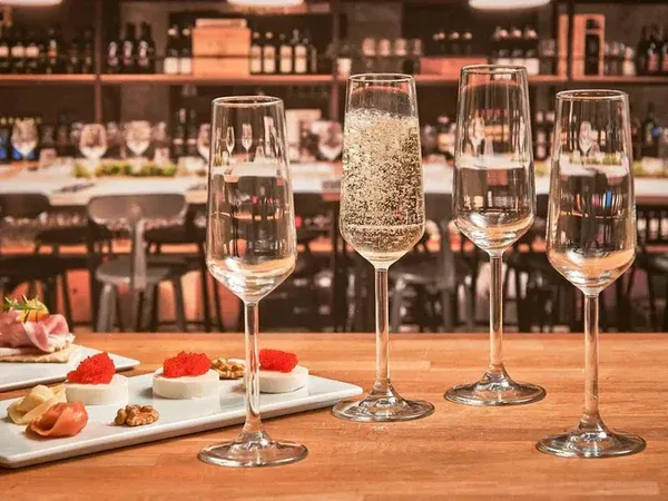 CHAMPAGNE_WINE_GLASS_-_CLEAR,_250_ML