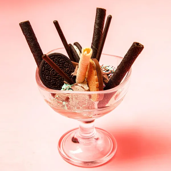 Glass_Dessert_Cups,_5.4oz_Footed_Dessert_Bowl,_Clear_Parfait_Fruit_Cup_for_Sundae_Ice_Cream_Cocktail_Salad_Condiment_Trifle_(4_Pack)