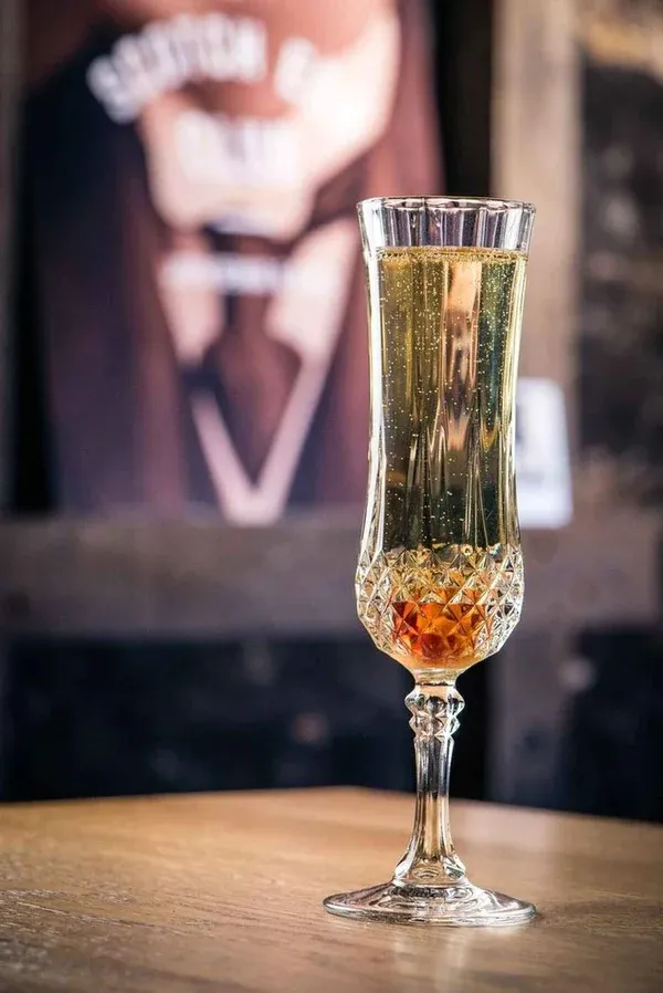 LONG_CHAMPAGNE_FLUTE_WINE_GLASS_-_155_ML