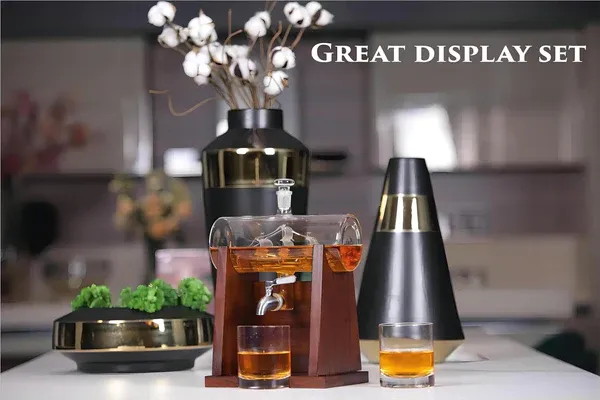 Carafe_Ship_Suite_With_2_Whiskey_Glasses_And_Wooden_Stand_-_1200ml
